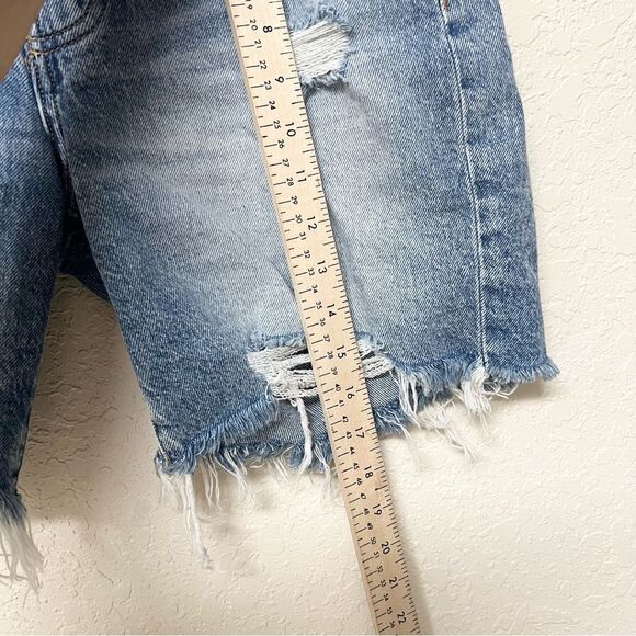 Lucky Brand Womens 90s Loose Short Blue Denim Jean Shorts Buttonfly Size 2/26 - Picture 3 of 8